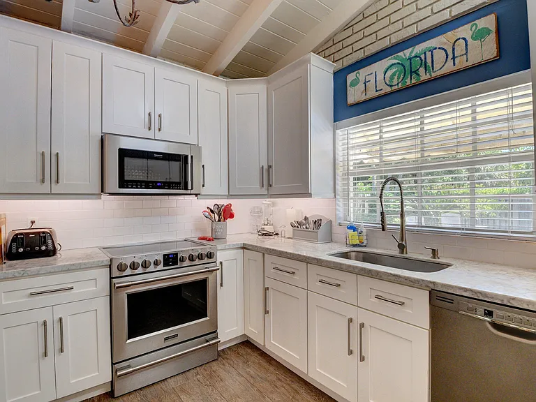 521 NW 14th St — Photo 14