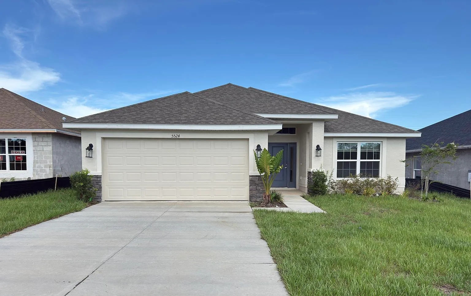 5524 Ocean Breeze Dr — Photo 1