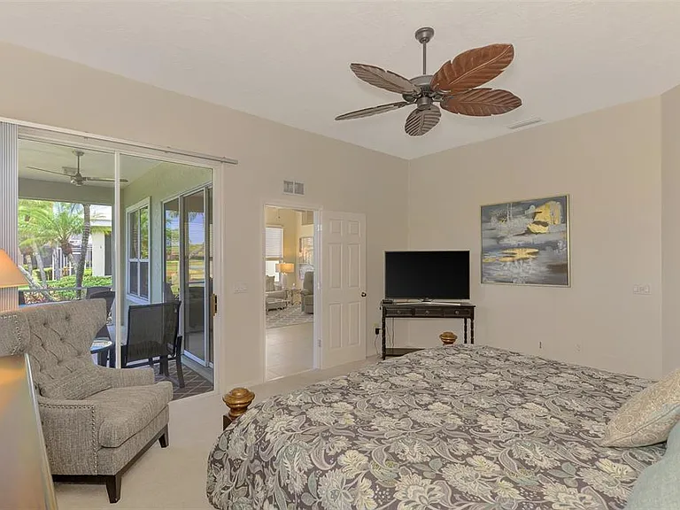 549 Fallbrook Dr — Photo 24