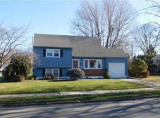 3028 Shakespeare Rd, Bethlehem, PA 18017