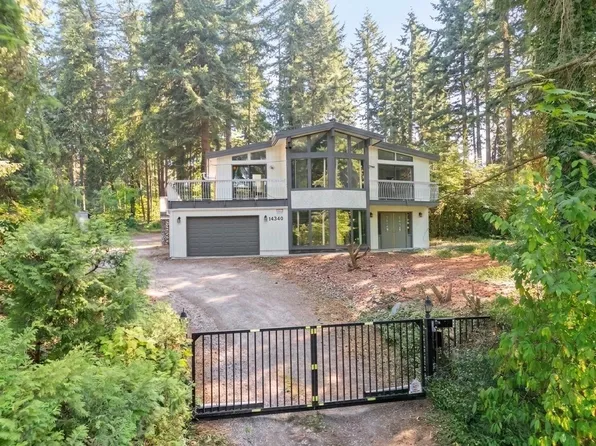 14340 28th Ave, Surrey, BC V4P 2H1