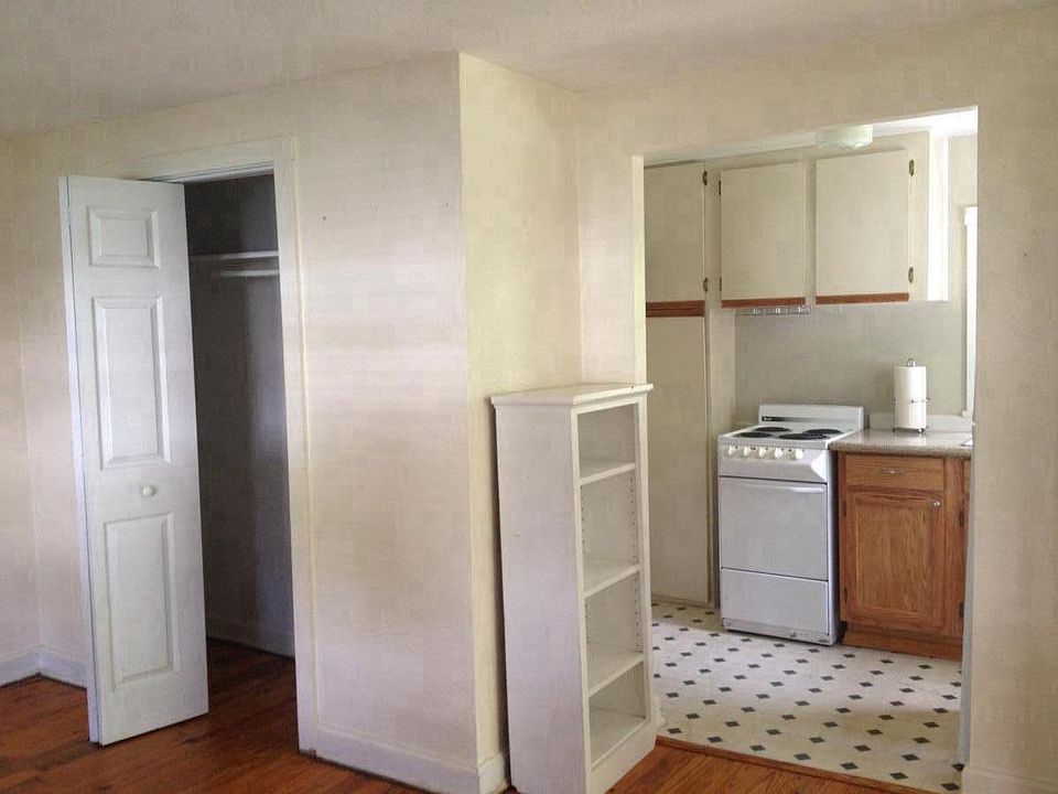 1st image of 208 E Vanderbilt St