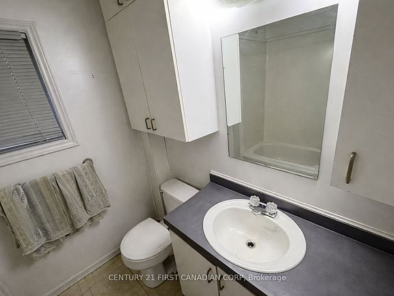 5th image of 239 Riverside Dr