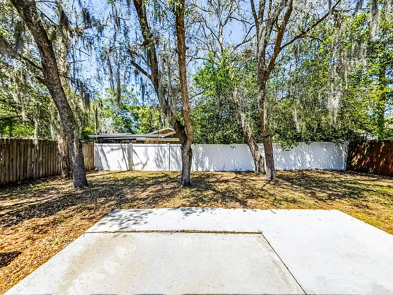 2530 Kamnic Ct — Photo 10
