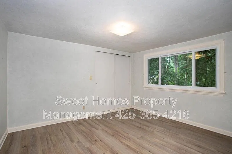 4 bed, 2.0 bath, 2170 sqft, $3,200 — Photo 4