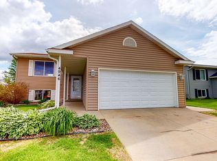 4946 Lionhart Dr NW, Rochester, MN 55901