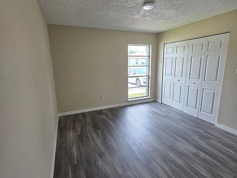 5370 SE 30th Pl #C — Photo 11