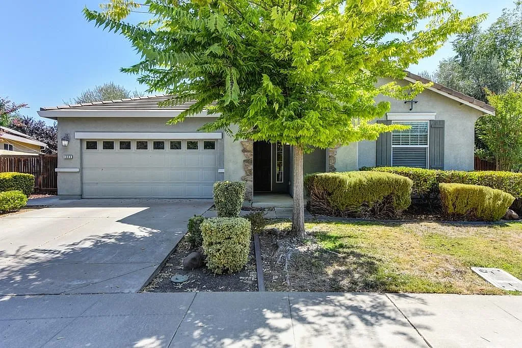 1323 Stansbury Cir photo 1