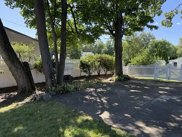 4 bed, 2.5 bath, 1912 sqft, $4,400 — Photo 3