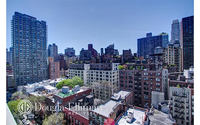 Sold by Douglas Elliman | media 24
