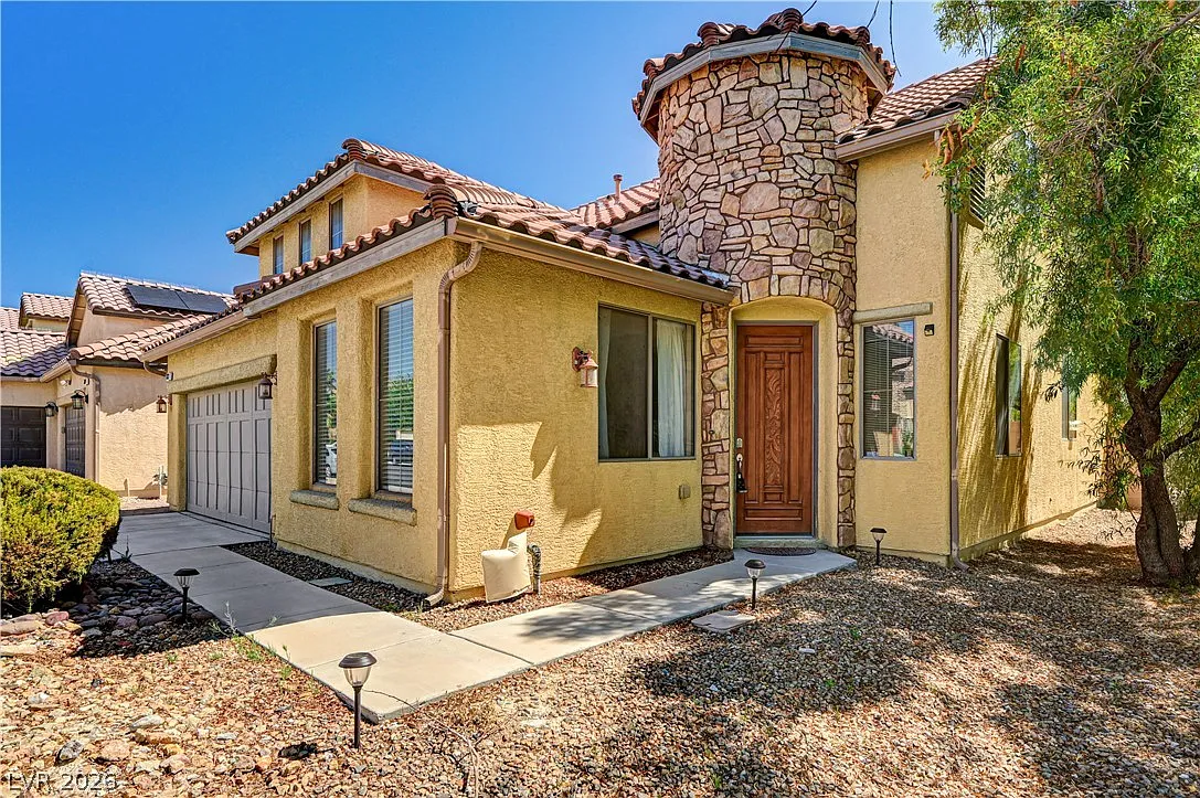 4 bed, 3.0 bath, 2257 sqft, $2,350 — Photo 4