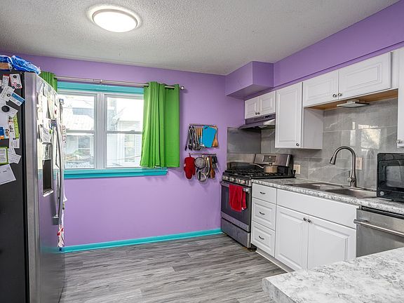 5th image of 1708 Pershing Blvd