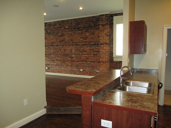 4th image of 627 High St APT E