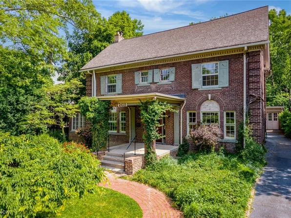 2611 E Overlook Rd, Cleveland Heights, OH 44106
