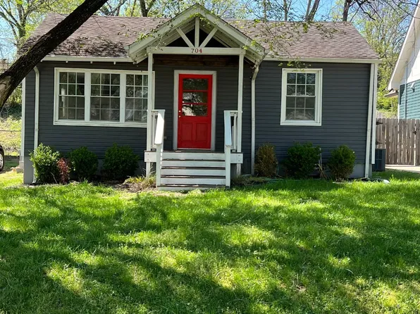 704 Village Ct, Nashville, TN 37206