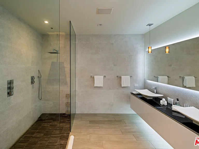 7080 W Mulholland Dr — Photo 72