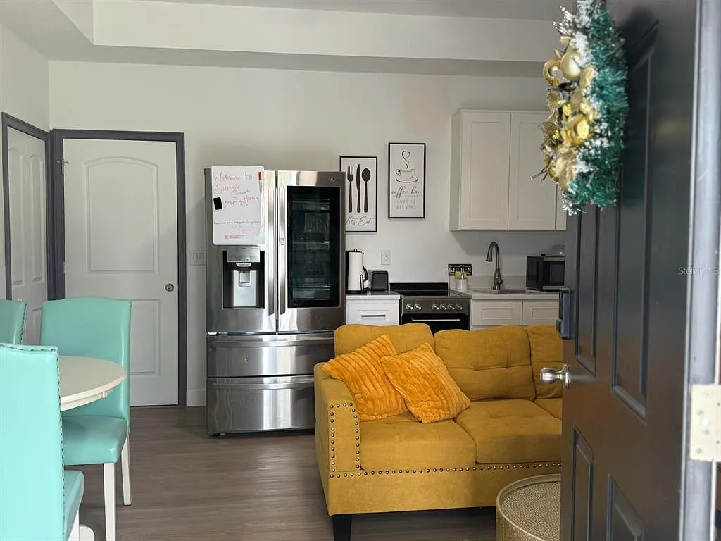 2 bed, 1.0 bath, 784 sqft, $1,500 — Photo 2