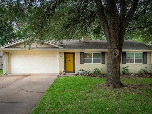 926 Huntington Dr, Lewisville, TX 75067