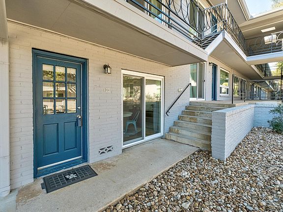 4th image of 1210 Windsor Rd APT 122