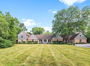 180 Old Farm Rd, Northfield, IL 60093