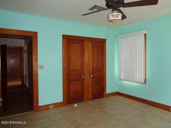 5th image of 121 Chennault St