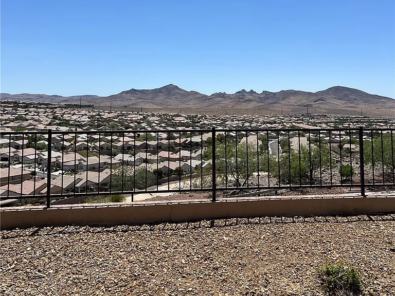 2381 Ecliptic St #0 — Photo 22