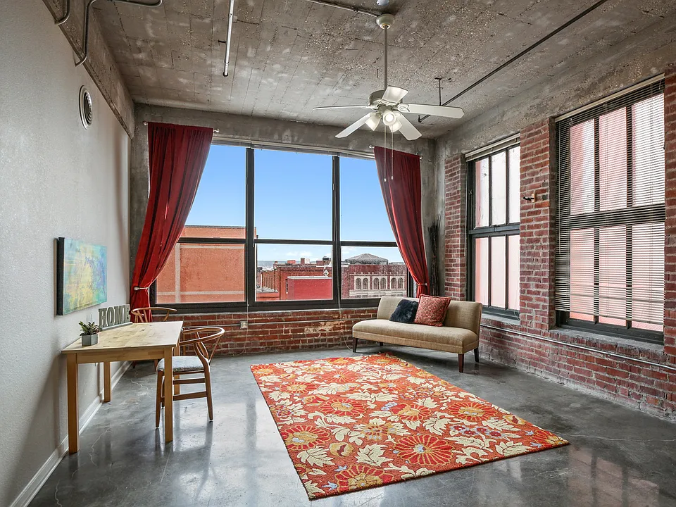 715 May St #423