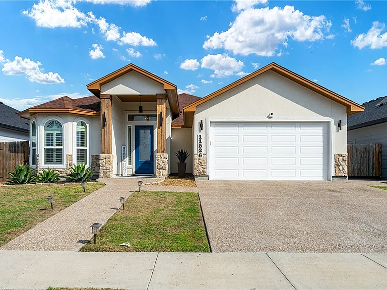 11526 S Creek Dr — Photo 2