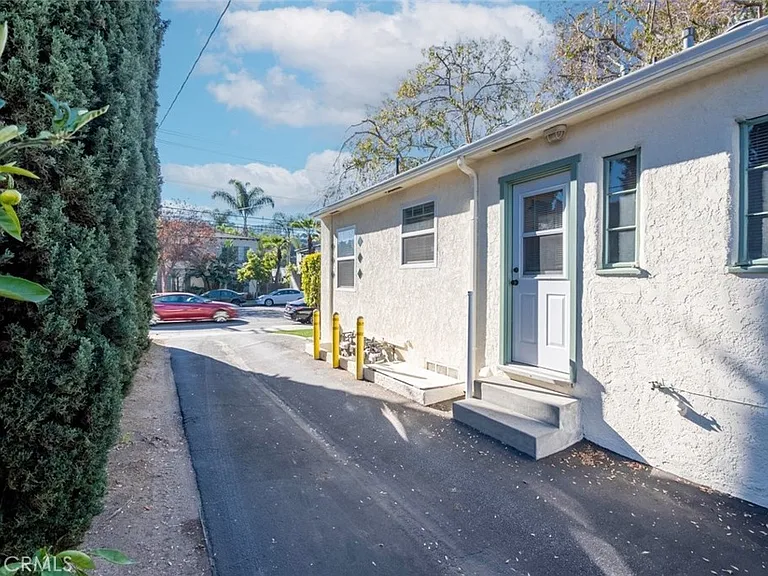 807 E Chevy Chase Dr #1 — Photo 22