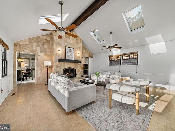 2nd image of 7305 Fort Hunt Rd