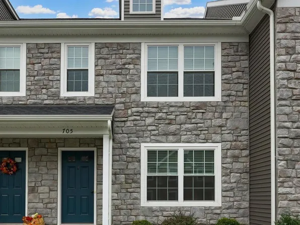 705 Farmwood Ln, Lebanon, PA 17042