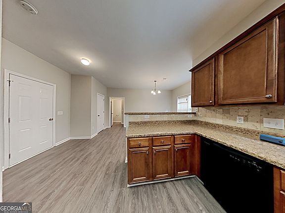 4th image of 3230 Arbor Oaks Dr