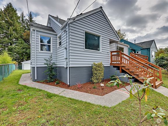 5th image of 224 Bremerton Boulevard W