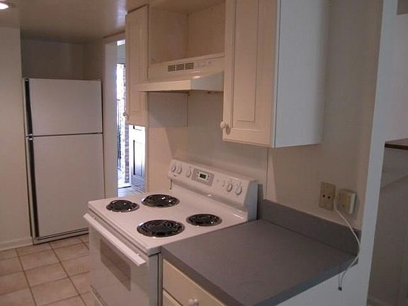 3rd image of 5730 Martel Ave APT 115