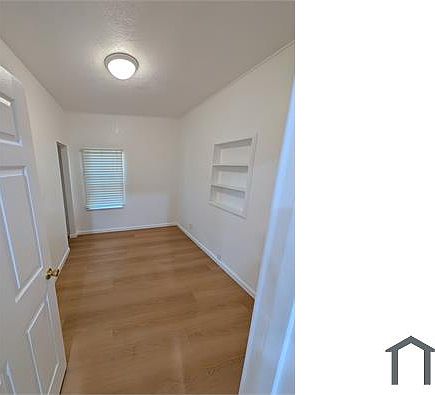 5th image of 809 E Lake Ave #A