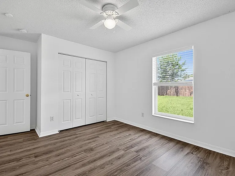 15 Renmont Ct — Photo 37