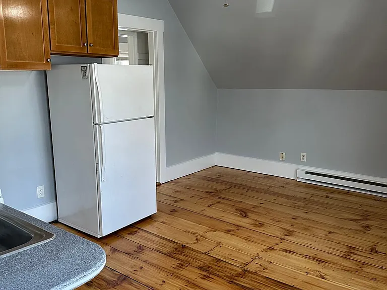 18 Osgood St #3 — Photo 9