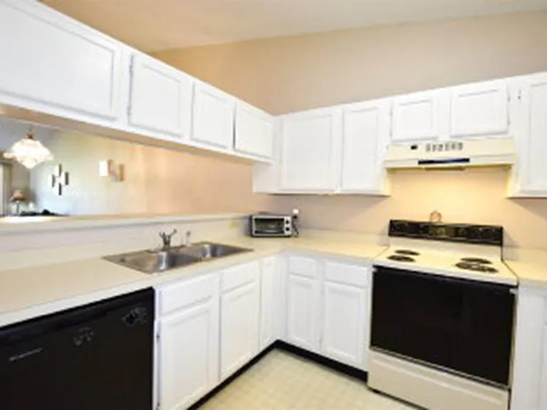 770 Charter Dr #C10 — Photo 12