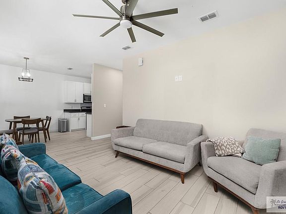 5th image of 221 Billings Rd #2