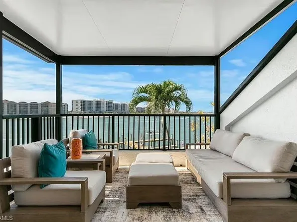 310 La Peninsula Blvd #310, Naples, FL 34113