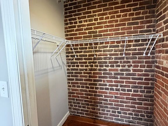 5th image of 315 Lynn St APT 200