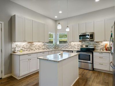 306 Songwood Drive, Spicewood, TX, 78669