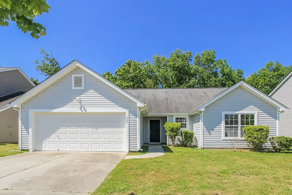 3 bed, 2.0 bath, 1308 sqft, $2,900 — Photo 1