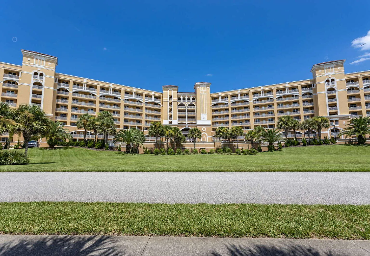 3 bed, 2.0 bath, 1455 sqft, $3,700 — Photo 4