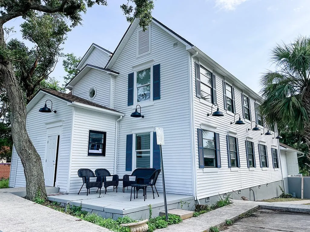 4 bed, 7.0 bath, 450 sqft, $910 — Photo 3
