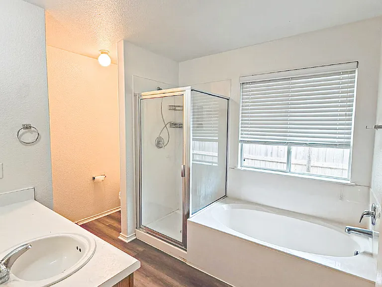3949 Wensledale Dr — Photo 20