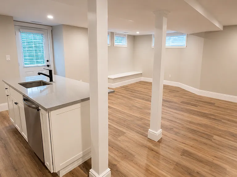 38 Russell Park — Photo 5