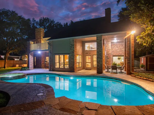 18 Golden Sunset Cir, Spring, TX 77381