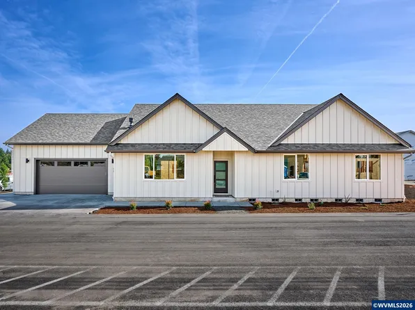 1281 Brown St, Woodburn, OR 97071