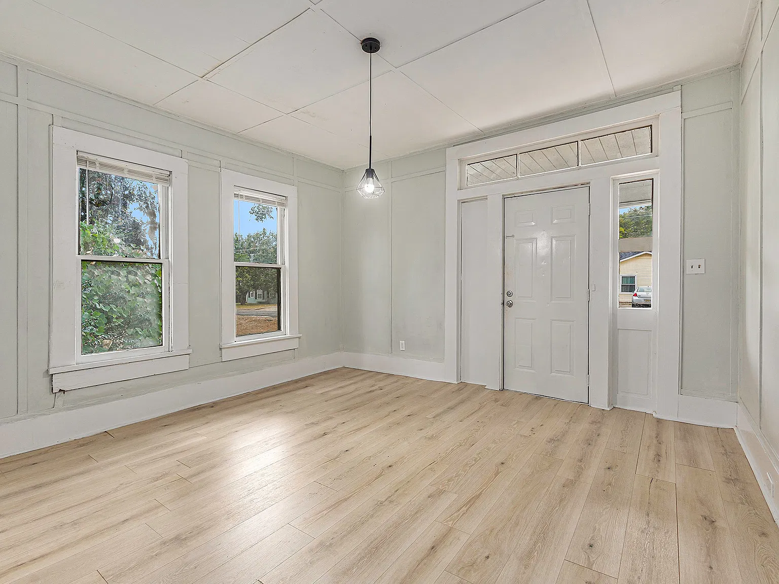 528 Oregon Street - 1 — Photo 2